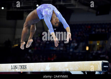 Stoccarda (GER) 13 ottobre 2019 49di ginnastica artistica campionato mondiale FIG. Apparecchiatura saldo finale del fascio Simone Biles (USA) foto Simone Ferraro Foto Stock