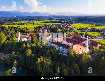 Beuerberg con monastero Beuerberg, vicino Eurasburg, vista aerea, Tolzer Terra, Alta Baviera, Baviera, Germania Foto Stock