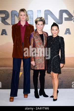 Mackenzie Davis, Linda Hamilton e Natalia Reyes in arrivo per il terminatore: Dark destino photocall tenutosi presso il Mandarin Oriental Hotel di Londra. Foto Stock