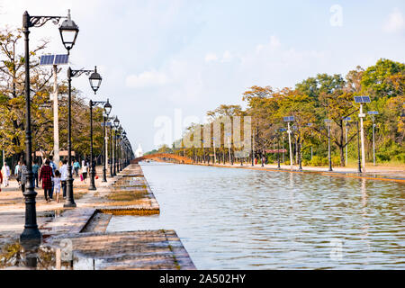 Antico stagno di Santa in Lumbini Foto Stock