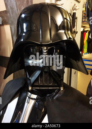 Riproduzione in scala originale di Darth Vader busto della saga di Star Wars Foto Stock