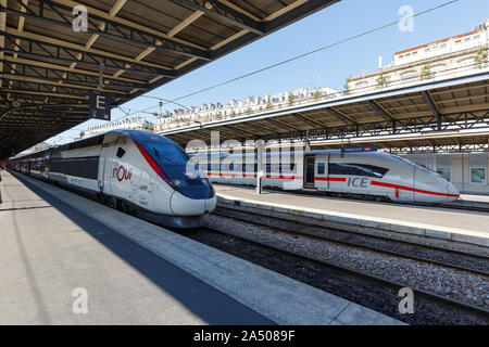 Paris, France – July 23, 2019: French TGV and German ICE high-speed train at Paris Est railway station in France. Foto Stock