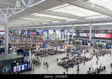 Shanghai, Cina - 26 Settembre 2019: Shanghai Hongqiao railway stazione ferroviaria in Cina. Foto Stock