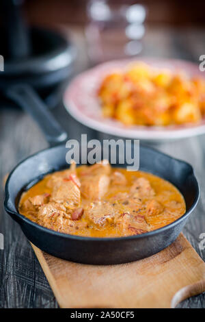 Burro indiano pollo - un piatto a base di carne preparati a casa Foto Stock