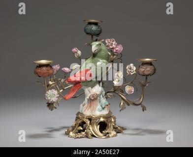 Candelabro con Parrot , c. 1740. Foto Stock