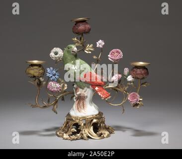 Candelabro con Parrot , c. 1740. Foto Stock