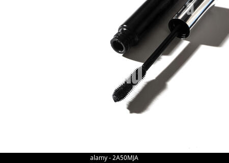 Prodotto di mascara shot sfondo whtie Foto Stock