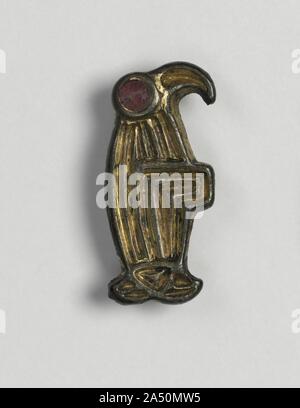 Eagle-Shaped perone, 500s. Foto Stock