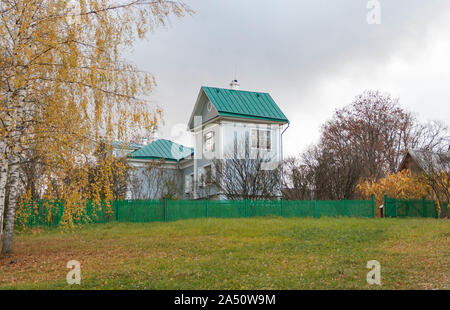 SHAKHMATOVO, Moscow Region, Russia - 13 ottobre 2019: Manor Shakhmatovo membro memorial museo del poeta russo Alexander Blok Foto Stock