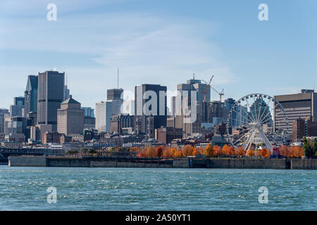Montreal, Canada - 15 Ottobre 2019: Montreal Skyline da Parc Jean Drapeau, nella stagione autunnale. Foto Stock