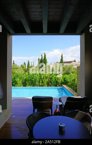 COSTA NAVARINO, Grecia -3 GIU 2019- Vista della Costa Navarino, un resort di lusso complesso (Westin e Romanos hotel managed by Marriott) nella Messenia ri Foto Stock