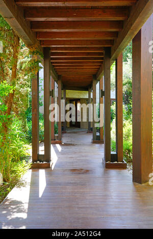 COSTA NAVARINO, Grecia -3 GIU 2019- Vista della Costa Navarino, un resort di lusso complesso (Westin e Romanos hotel managed by Marriott) nella Messenia ri Foto Stock