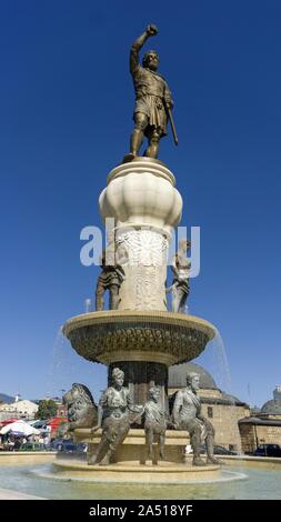 Mighty monumenti della capitale macedone Skopje Foto Stock