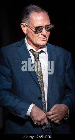 Ex calciatore inglese Paul Gascoigne al di fuori di Teesside Crown Court, Middlesbrough, dopo che egli è stato liberato di tutte le accuse di aver molestato sessualmente una donna su un treno. Foto Stock