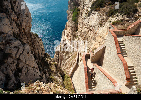 654 fase roccia calcarea scala che conduce alla Grotta di Nettuno - Capo Caccia, Porto Conte Parco Naturale Regionale - Alghero Sardegna Italia Europa Foto Stock