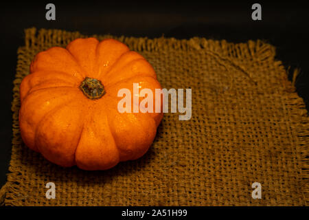 Il succo di arancia zucca sul sacco con spazio per inserire il testo Foto Stock