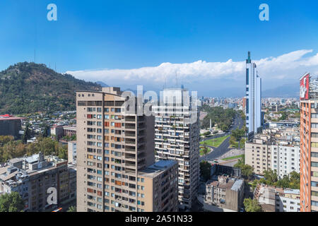 Paesaggio visto dal Crowne Plaza Hotel Santiago del Cile, Sud America Foto Stock