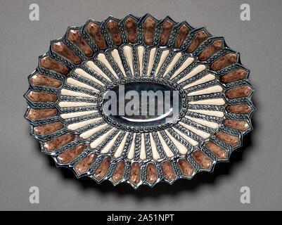 Piatto ovale, tardi 1500s. Foto Stock
