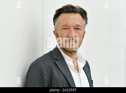 17 ottobre 2019, Assia, Frankfurt/Main: lo scrittore svizzero Lukas Bärfuss alla Fiera del Libro di Francoforte. Foto: Jens Kalaene/dpa-Zentralbild/ZB Foto Stock