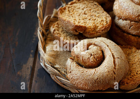 Frisella, tipico del sud di pane italiano, pane pugliese Foto Stock