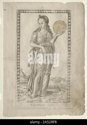 Urania (astronomia) (dalla serie dei Tarocchi D: Apollo e le Muse, #12), prima di 1467. Nella mitologia greca, le Muse erano dee che ha presieduto diversi rami delle arti e delle scienze. Erano le nove figlie di Zeus, re degli dei e Mnemosyne, la dea della memoria. Apollo, dio della luce, musica, profezia e poesia era il loro leader. Foto Stock