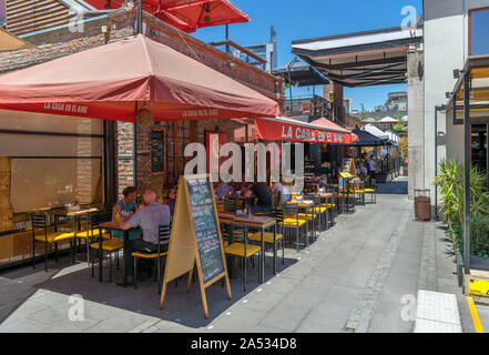 La caso en el Aire cafe/bar nel patio Bellavista sala da pranzo/complesso per lo shopping, Barrio Bellavista, Santiago del Cile, Sud America Foto Stock