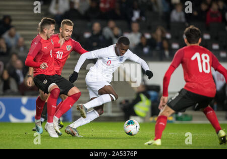 Londra, Regno Unito. 15 ottobre, 2019. Eddie Nketiah (Leeds United (in prestito dall'Arsenal) di Inghilterra U21 durante UEFA EURO U21 qualificatore internazionale match tra Inghilterra U21 e Austria U21 a Stadium MK, Milton Keynes, in Inghilterra il 15 ottobre 2019. Foto di Andy Rowland. Credito: prime immagini multimediali/Alamy Live News Foto Stock