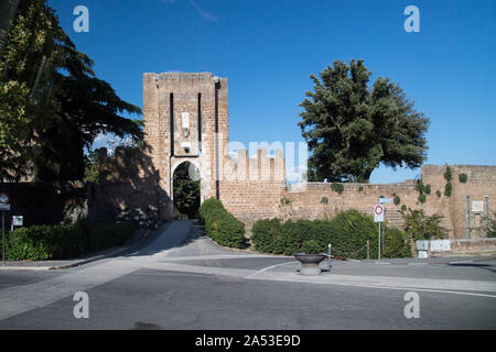 Fortezza Albornoz costruito nel XIV secolo nel centro storico di Orvieto, Umbria, Italia. 20 agosto 2019 © Wojciech Strozyk / Alamy Stock Photo Foto Stock