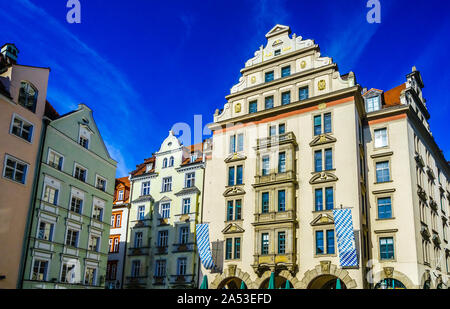 Facciate di edifici di Platzl Square a Monaco di Baviera, Germania Foto Stock
