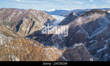 Vista aerea da rovinato fortezza Poenari, Romania Foto Stock