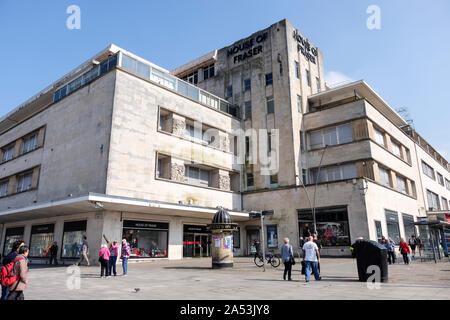 Architettura moderna dell'edificio Dingles, Plymouth city centre, su una soleggiata giornata di primavera. Foto Stock