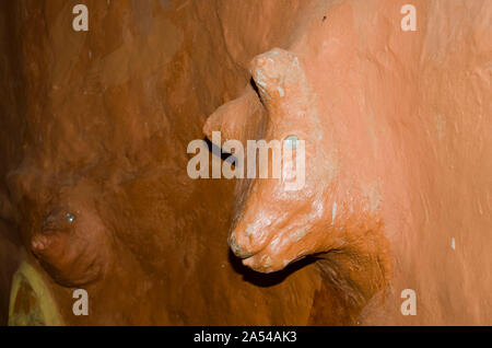 Dettaglio interni di Casa di terracotta, argilla casa costruita dall'architetto Octavio Mendoza vicino a Villa de Leyva, Colombia Foto Stock