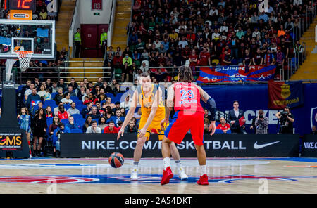 Mosca, Russia. Xvii oct, 2019. Dairis Bertrans, #45 di Khimki Mosca visto in azione contro il CSKA Mosca durante la Turkish Airlines Euroleague terzo round di gioco la stagione 2019-2020.Punteggio finale: il CSKA Mosca 99 - 86 Khimki Mosca. Credito: SOPA Immagini limitata/Alamy Live News Foto Stock