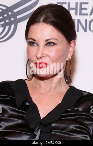 American Theatre Wing 2019 dire sì a artista Gala tenutosi a Cipriani 42nd Street - Arrivi. Dotato di: Jane Badler dove: New York New York, Stati Uniti quando: 16 set 2019 Credit: Giuseppe Marzullo/WENN.com Foto Stock