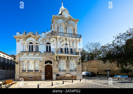 Il Palacete Belmarco di Faro è uno dei più interessanti esempi di architettura Revivalista. Faro Algarve, Aprile 2019x Foto Stock