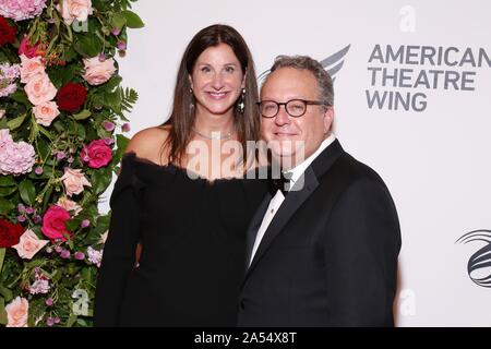 American Theatre Wing 2019 dire sì a artista Gala tenutosi a Cipriani 42nd Street - Arrivi. Dotato di: Ospiti Dove: New York New York, Stati Uniti quando: 16 set 2019 Credit: Giuseppe Marzullo/WENN.com Foto Stock