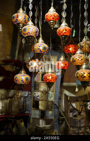 Lanterna islamica, orange oriental lanterna islamica, Istanbul. Foto Stock