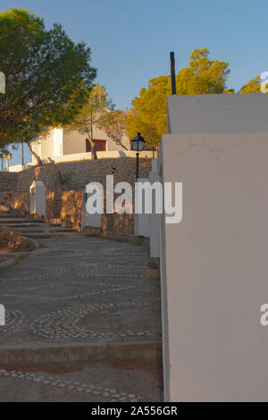 Un bellissimo eremo presso l'entrata di calpe nella città vecchia, un must visita per i turisti Foto Stock