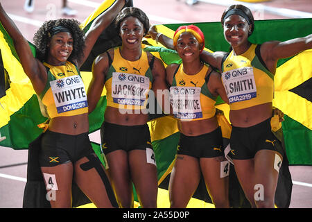 Natalliah Whyte, Shelly-Ann Fraser-Pryce, Jonielle Smith, Shericka Jackson (Giamaica). 4x100 Relè medaglia d'oro. IAAF mondiale di atletica, Doha 2019 Foto Stock