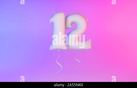 Numero bianco 12 celebrazione saluto a palloncino dello sfondo. Il rendering 3D Foto Stock