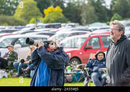 Il vecchio operaio, Bedfordshire, Regno Unito, ottobre 6, 2019. Fotografo di scatto a un air show.Il giorno della corsa di Shuttleworth. Foto Stock