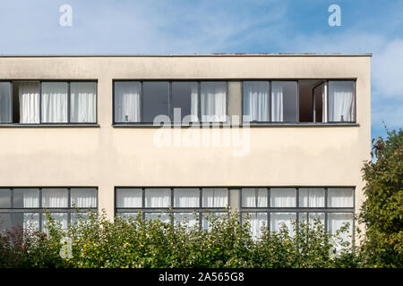 Stoccarda, Germania, 15 Ottobre 2019: Weissenhof Siedlung a.k.a. Weissenhof Immobiliare case a schiera dal Mart Stam a Stuttgart, Germania. Inter modernista Foto Stock