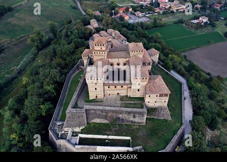 Il Castello di Torrechiara vista aerea - Torrechiara, Parma / Italia Foto Stock