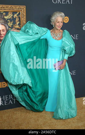 Ottobre 18, 2019, Westwood, CA, Stati Uniti d'America: 17 Ottobre 2019 - Westwood, California - Helen Mirren. Del HBO Serie Limitata ''Caterina la Grande " Los Angeles Premiere detenute al museo del martello. Photo credit: Faye Sadou/AdMedia (credito Immagine: © Faye Sadou/AdMedia via ZUMA filo) Foto Stock