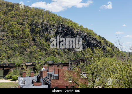 Vista di harpers Ferry, West Virginia, dalle alture che si affaccia sulla città Foto Stock