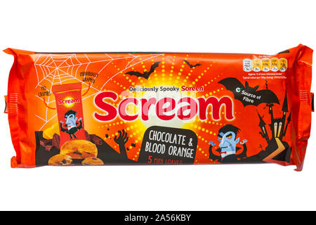 Urlo deliziosamente spooky Soreen cioccolato & Arancio sanguigno 5 mini focacce confezionate singolarmente isolati su sfondo bianco - Pronto per Halloween Foto Stock