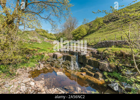 Ettersgill Beck cascata, Teesdale in primavera Foto Stock