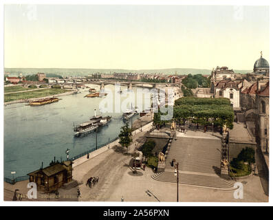 Vista del fiume Elba e Bruhlsche terrazza, Altstadt, Dresda, Sassonia, Germania Foto Stock