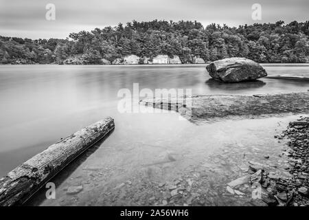 Boulder e accedere al Lago Malone parco statale, KY. Foto Stock