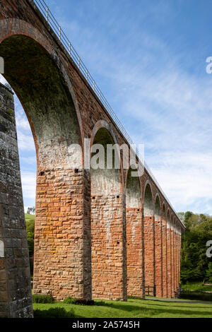 L'ora in disuso Leaderfood viadotto (noto anche come il viadotto Drygrange) in Scottish Borders. Foto Stock